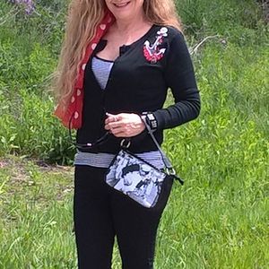 Meet your Posher, Angela